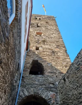burg-rheinfels-eingang-startseite